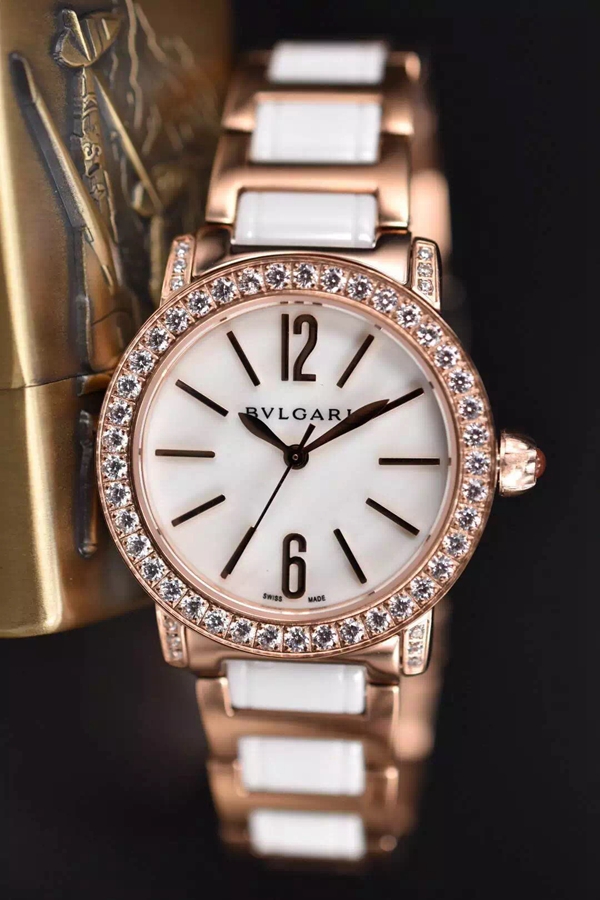 ブルガリ時計正面デザイン